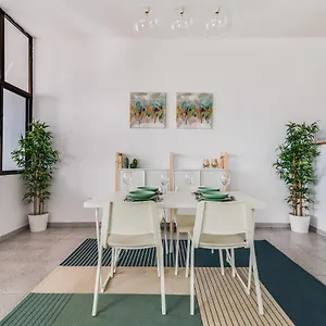 home2book-lovely-beachfront-apt-arinaga-green.in-canary-islands.com/